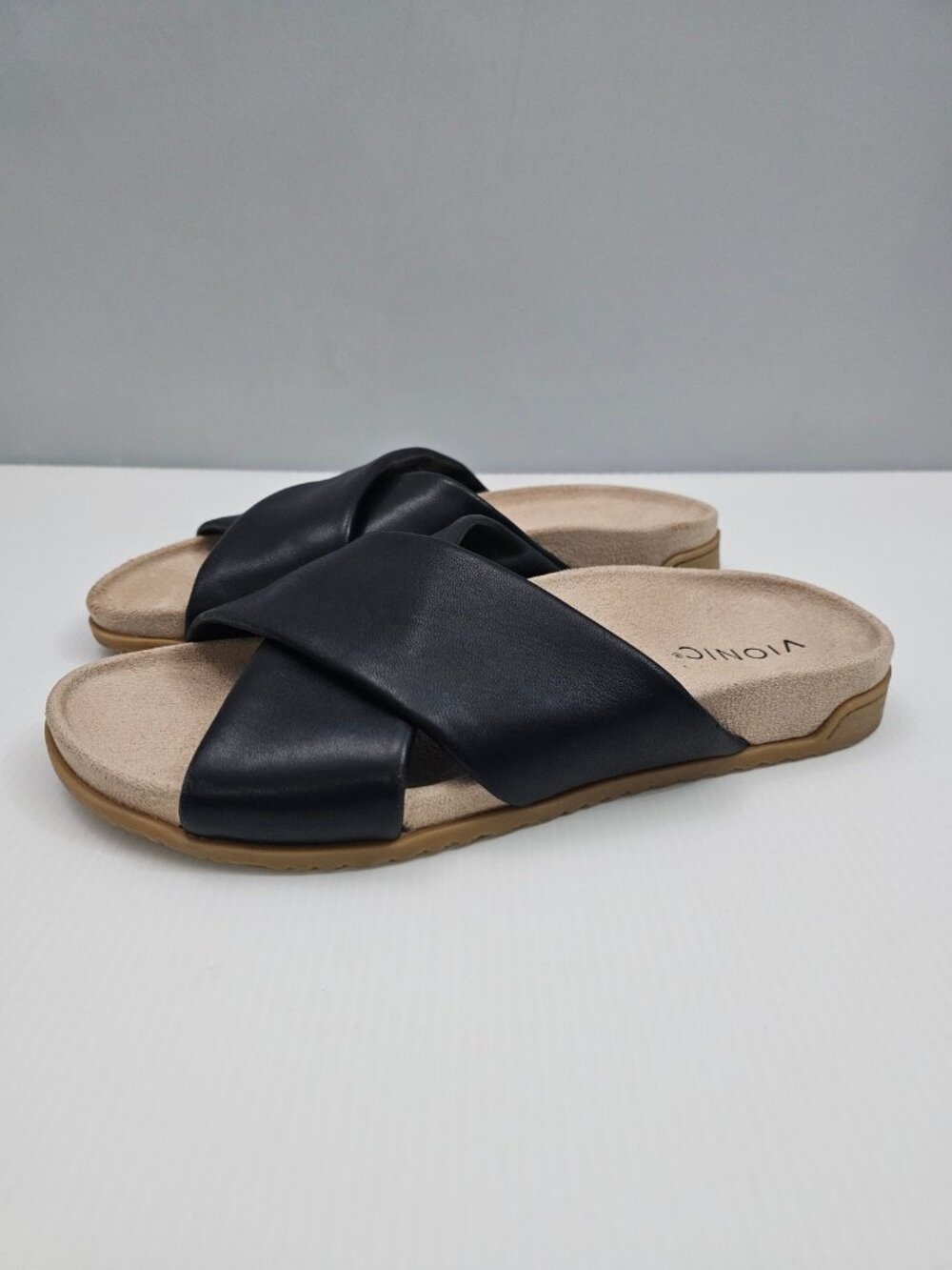 Vionic Black Cross‑Strap Comfort Slide